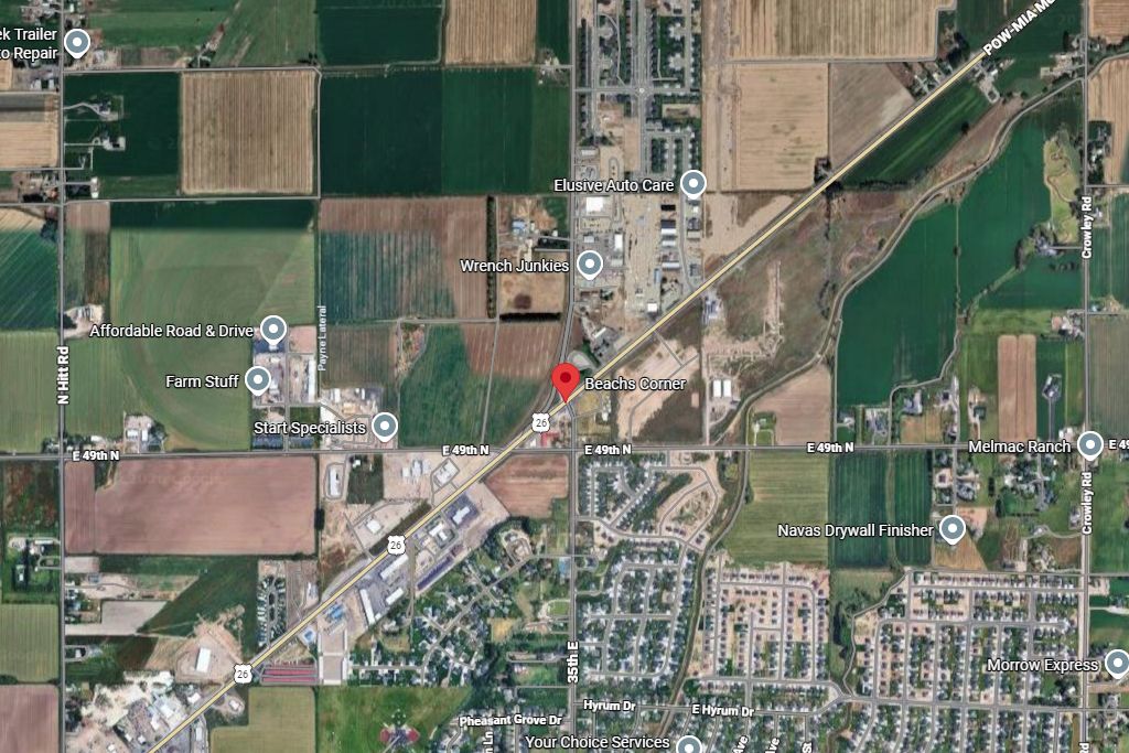 Plumber-inspecting-drain-with-camera-3